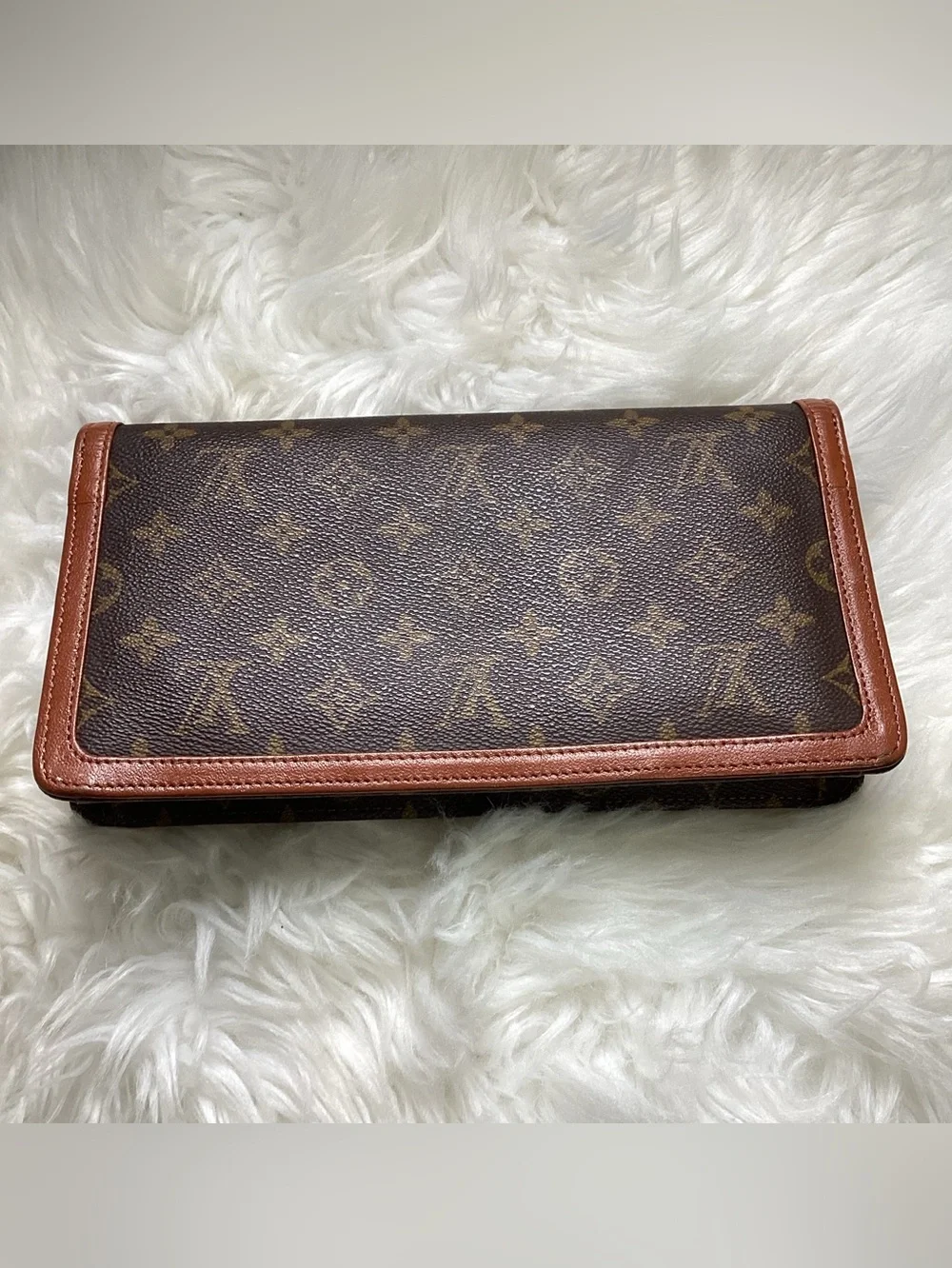LOUIS VUITTON Vintage Monogram Canvas Pochette Dame 26 Clutch Bag